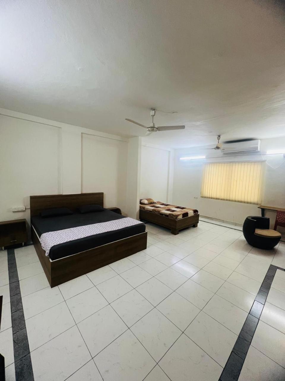 Lara Guest House Hyderabad Eksteriør bilde